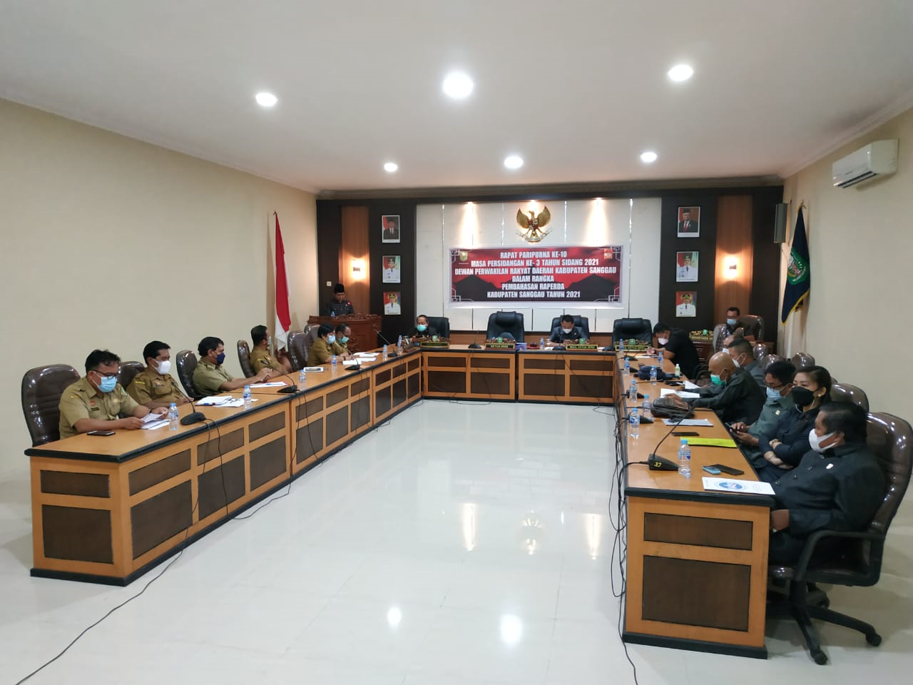 Delapan Fraksi DPRD Sampaikan Pemandangan Umum Terhadap Empat Raperda Usulan Eksekutif