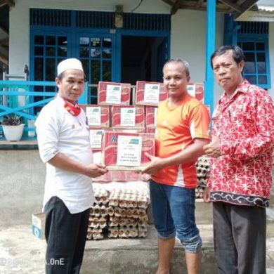 Baznas Sanggau salurkan bantuan korban banjir di Setompak