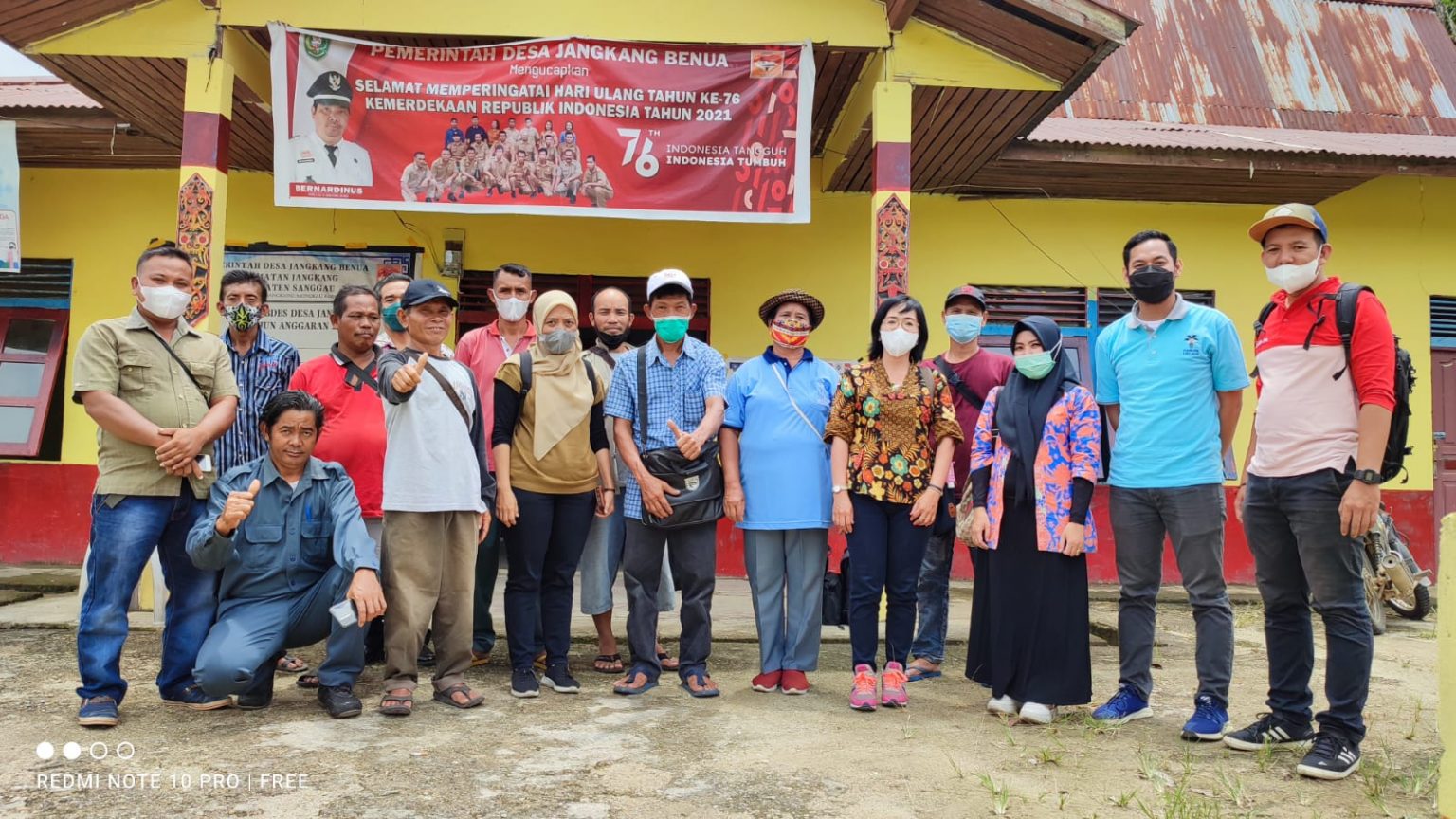 Guna Tingkatkan Produksi Tanaman Kopi, Disbunnak Lakukan Sosialisasi Kepada Kelompok Tani di Desa Jangkang Benua dan Desa Mengkiang