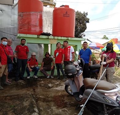 Jaga Kebersihan Pasar Sentral dan Jarai DLH Sanggau Bersama PDKS Lakukan Kerja Bakti Bersama – Dinas Lingkungan Hidup
