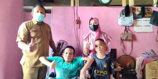 Ujang, Penyandang Disabilitas Akhirnya Terima Kursi Roda dari Dinsos P3AKB Sanggau – Kalimantan Today