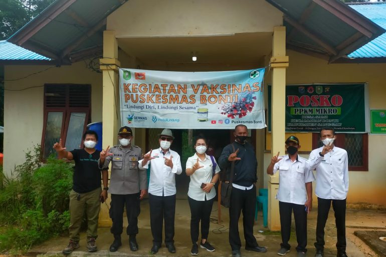 Kolaborasi Vaksinasi Covid-19 Pemerintah Kabupaten Sanggau dan Lingkar Temu Kabupaten Lestari (LTKL)