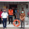 Dishub Prov.Kalbar Berikan Bantuan Alat Keselamatan Pelayaran berupa Life Jaket dan Lifebuoy – Dinas Perhubungan
