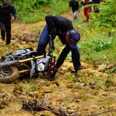 Kunjungi daerah terpencil di Kalimantan Wabup jatuh dari sepeda motor