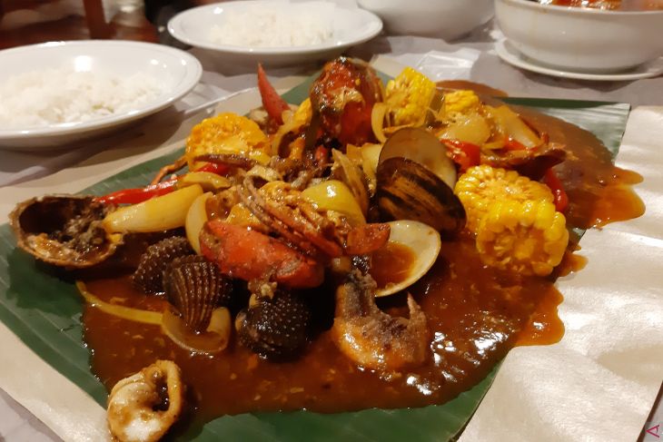 "Seafood Tumpah" Naufal kuliner rekomendasi di Sambas