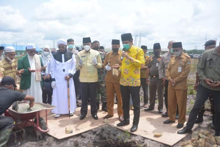 Wabup Ketapang letakkan batu pertama pembangunan Masjid Jami