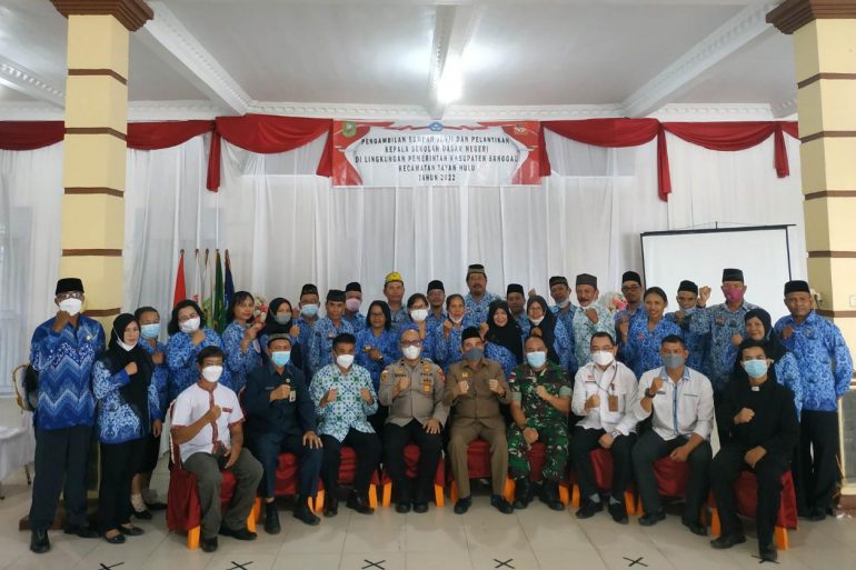 Pelantikan Kepala Sekolah Dasar Negeri di Kecamatan Tayan Hulu Kabupaten Sanggau