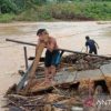 Banjir bandang dan tanah longsor melanda Desa Kemantan Sintang Kalbar