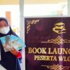 "Berdiri di depan kelas ujung negeri" buku perdana guru di perbatasan Indonesia