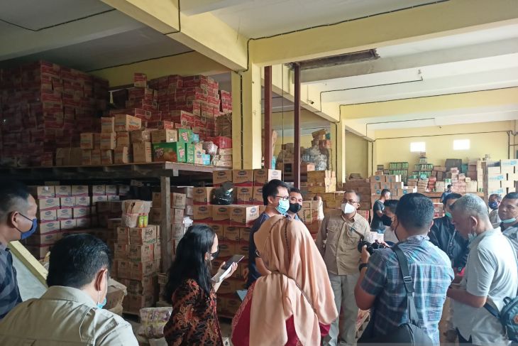 Tim gabungan sidak gudang sembako di Ketapang terkait kelangkaan minyak goreng