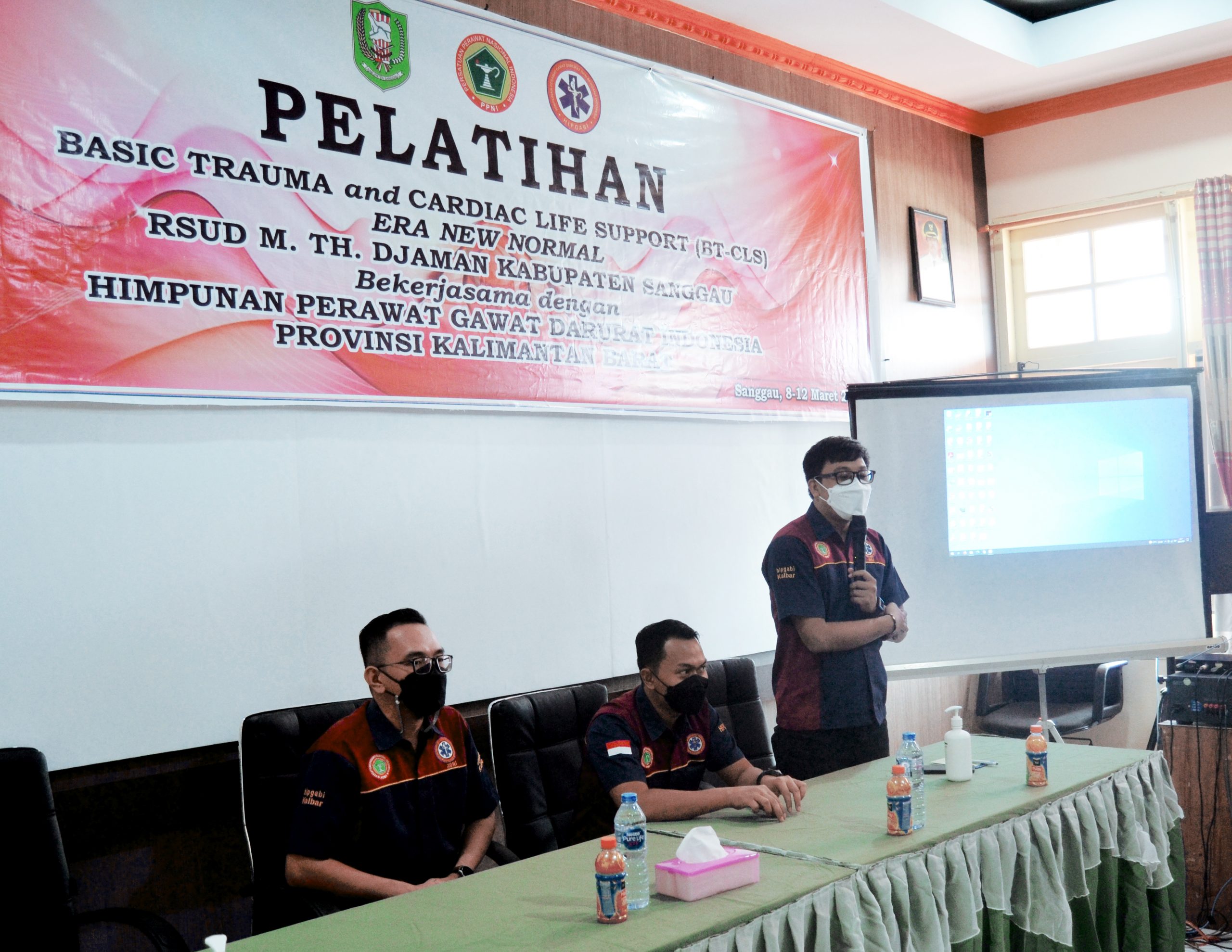 RSUD M. Th. Djaman Kabupaten Sanggau mengadakan Pelatihan “Basic Trauma and Cardiac Life Support (BT-CLS)” di Era New Normal