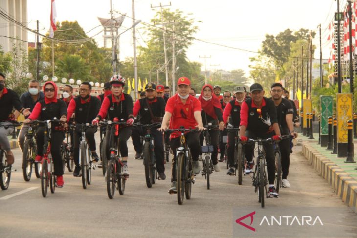 Peserta Apeksi Regional Kalimantan ikuti Fun Bike di Singkawang