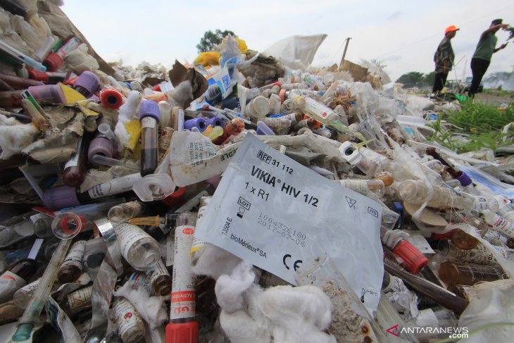 Dinas LH Singkawang masih temukan limbah B3 dibuang di TPS