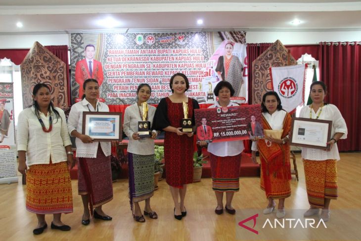 Kain tenun Sidan akan wakili Indonesia di UNESCO Award