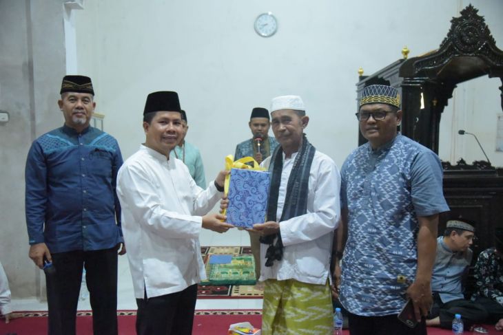 Bupati Sambas lakukan Safari Dakwah Ramadhan di Masjid Al Muttaqin Teluk Kembang