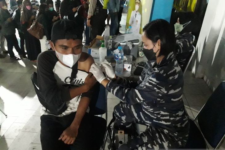 Lantamal Pontianak sediakan vaksin bagi pemudik di Pelabuhan Dwikora Pontianak