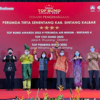 Perumdam Tirta Senentang Sintang kembali raih penghargaan Top BUMD Awards