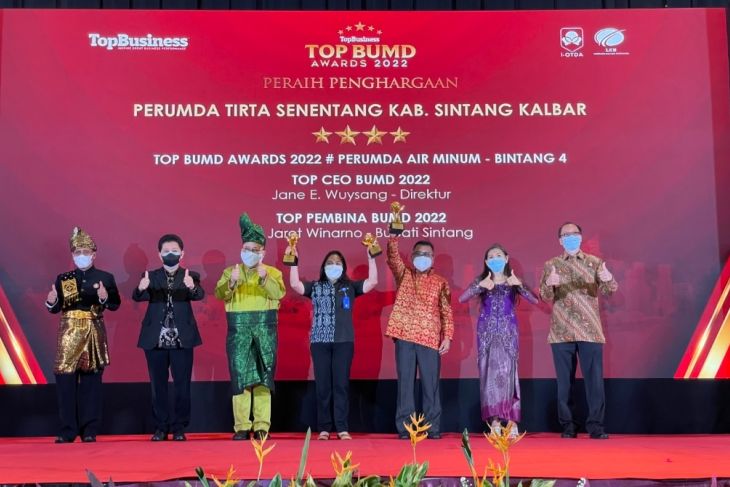 Perumdam Tirta Senentang Sintang kembali raih penghargaan Top BUMD Awards