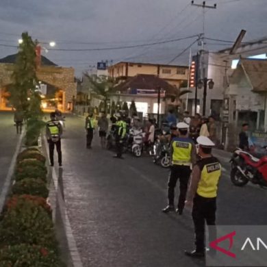Polisi amankan 40 kendaraan pelaku balapan liar di Singkawang