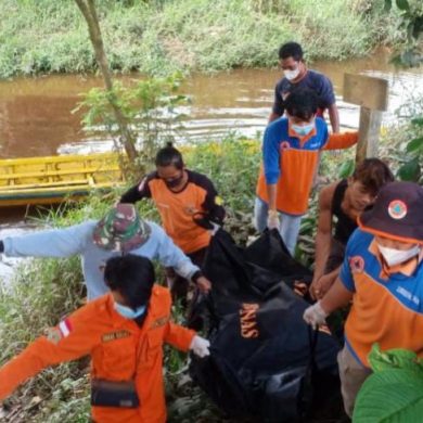 Seorang warga Mendalam Putussibau Utara ditemukan tewas di tepi sungai