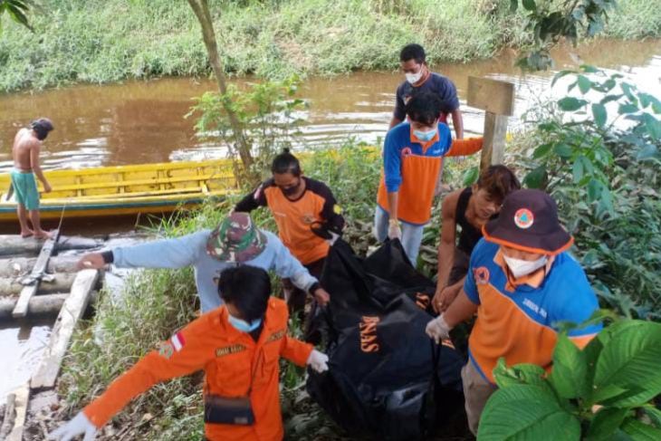 Seorang warga Mendalam Putussibau Utara ditemukan tewas di tepi sungai