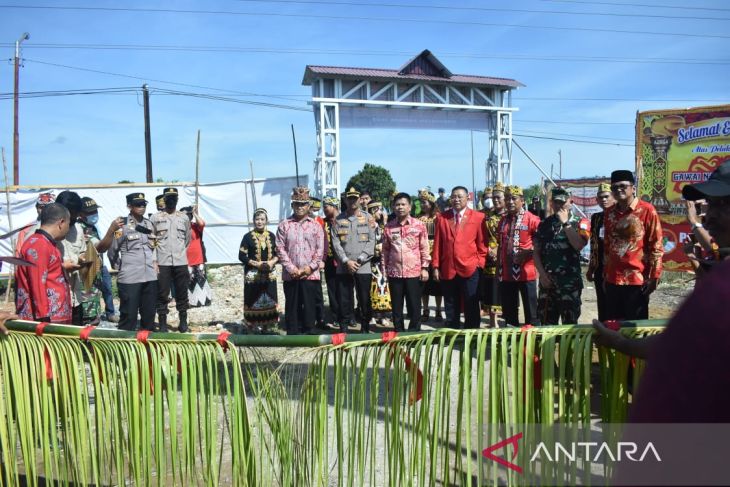 Satono apresiasi pelaksanaan upacara adat Gawai Naik Dango XV di Sambas