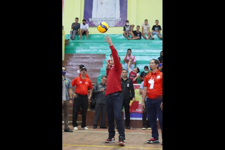 Bupati Kapuas Hulu dorong prestasi bola voli melalui open turnamen