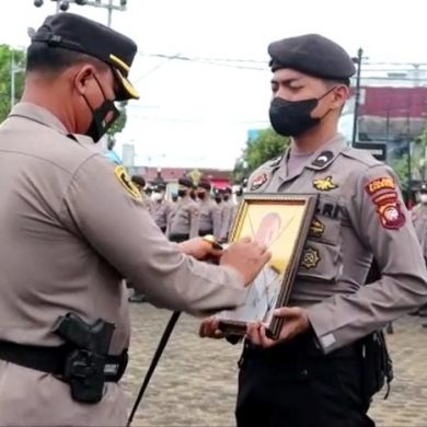 pemecatan polisi Sanggau