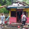 Hujan Disertai Angin Kencang di Sanggau Ledo, Satu Kelenteng Alami Kerusakan Akibat Tertimpa Pohon – Kalimantan Today