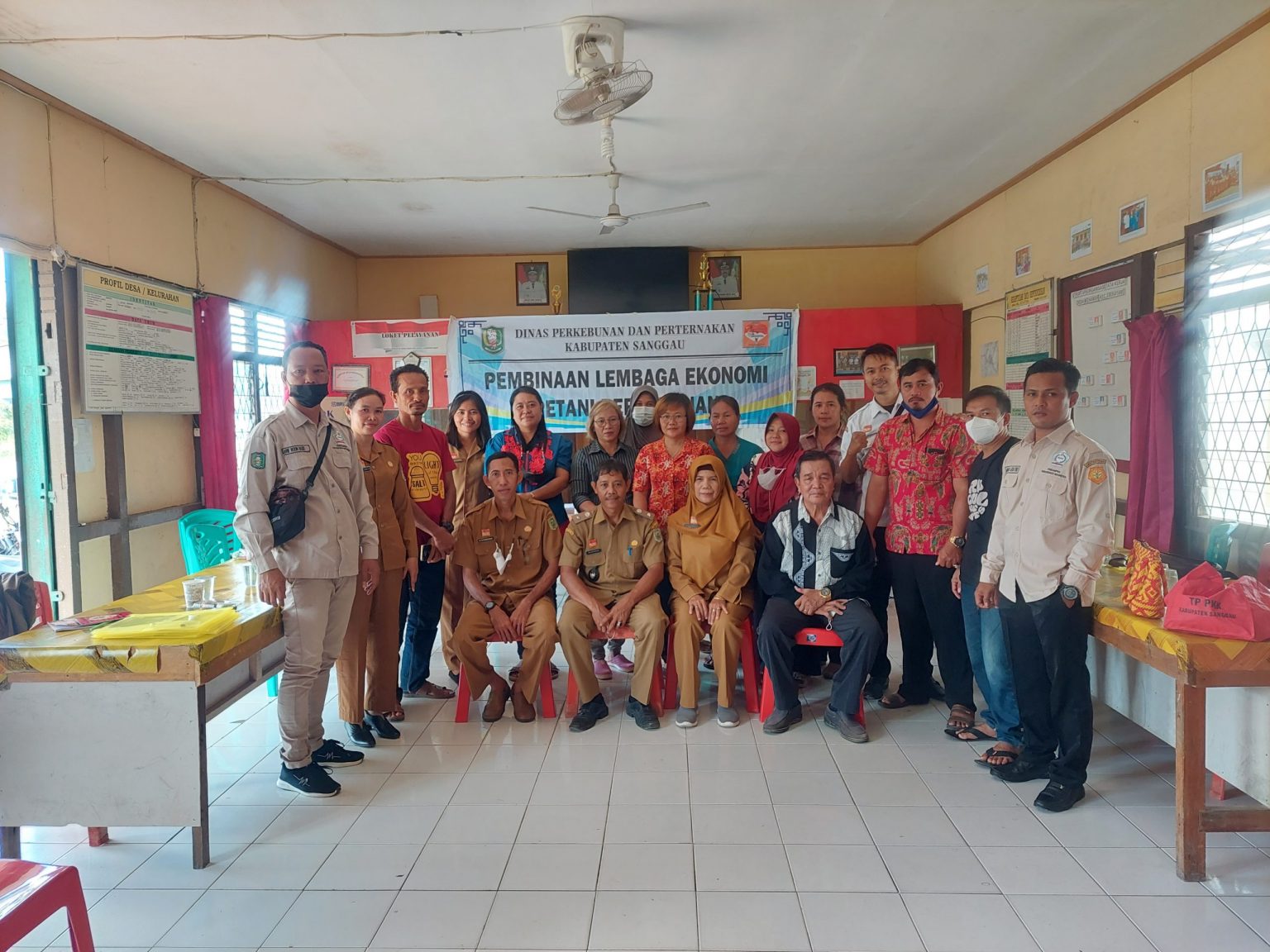 Pembinaan Lembaga Ekonomi Masyarakat (LEM) Desa Kenaman Kecamatan Sekayam