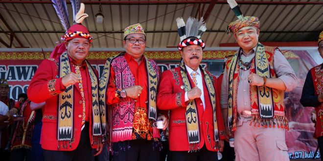 Asisten 1 Setda Landak Hadari Pembukaan Gawai Dayak Nosu Minu Podi Ke-XVIII Kabupaten Sanggau – Kalimantan Today