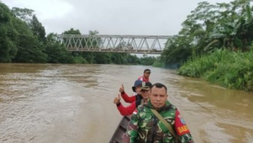 Radius Pencarian Korban Tenggelam di Sungai Sekayam Diperluas