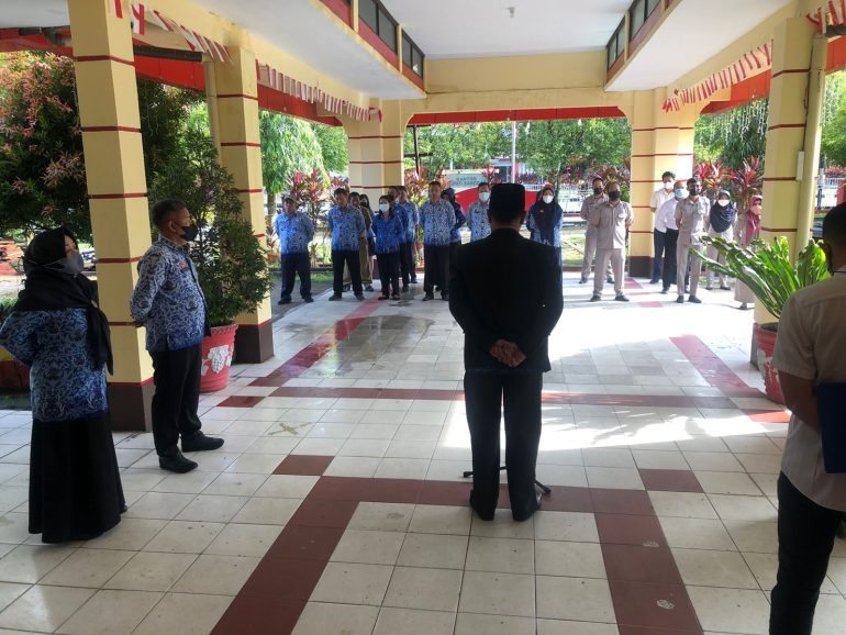 Pelaksanaan Apel Pagi Senin di Lingkungan Bappeda Kabupaten Sanggau