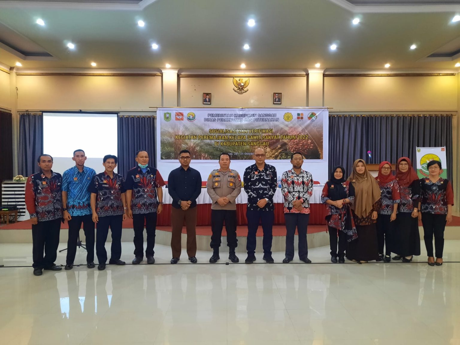 Sosialisasi dan Verifikasi Kegiatan Peremajaan Kelapa Sawit Rakyat Tahun 2022 di Kabupaten Sanggau Sosialisasi dan Verifikasi Kegiatan Peremajaan Kelapa Sawit Rakyat Tahun 2022 di Kabupaten Sanggau