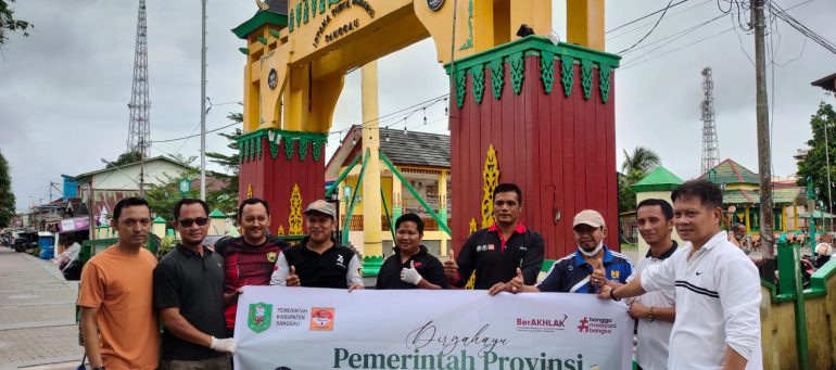 BKPSDM Kab Sanggau ikut serta Kegiatan Kerja Bakti "Jumat Bersih"