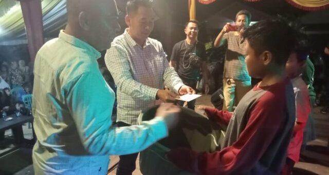 Meriah....!! Wakil Ketua DPRD Sanggau Tutup Malam Hiburan Lomba Lato-lato, Dihadiri Kasi Kesra dan Kades Pedalaman