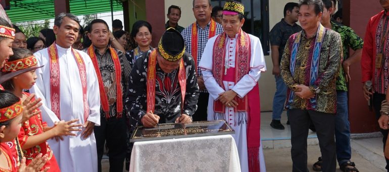 Resmikan Gereja Santo Robertus, Ini Pesan Bupati Sanggau – Kalimantan Today