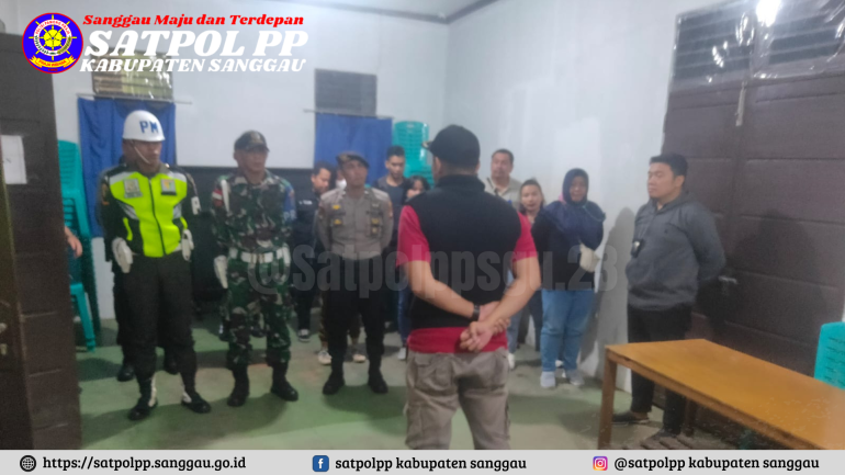 SATPOL PP Sanggau melaksanakan Razia Pekat di Kecamatan Kapuas – Satuan Polisi Pamong Praja