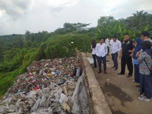 Kick Off Meeting Program Percepatan Pembangunan Sanitasi Permukiman (PPSP) Kabupaten Sanggau Tahun 2023, Monitoring dan Evaluasi TPA Sungai Kosak Kabupaten Sanggau