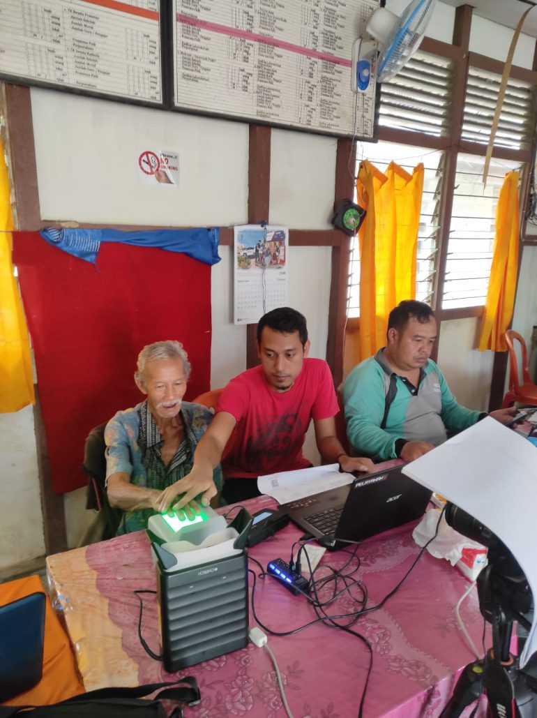 Pelayanan Jemput Bola Adminduk ke Desa Bahta – Disdukcapil Kab. Sanggau