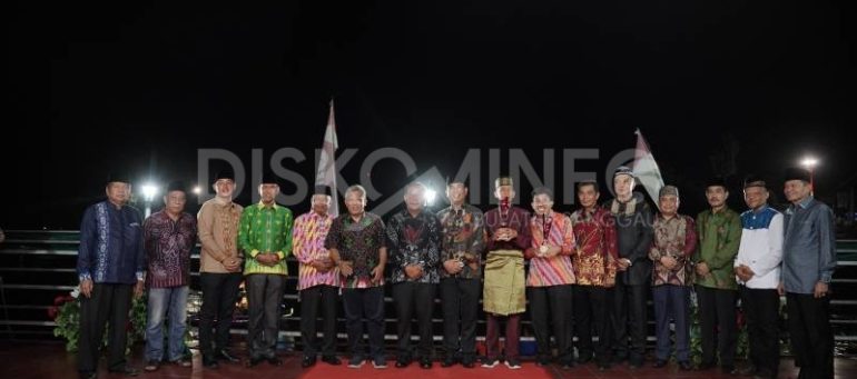 Bupati Sanggau Paolus Hadi Lepas Festival Keriang Bandong