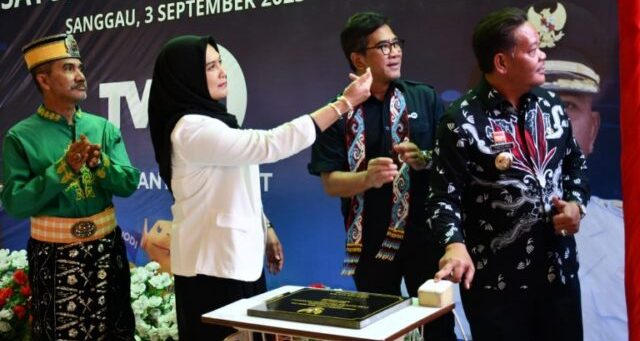 Dirut dan Pensus Menko Marves Saksikan Bupati Sanggau me-Launching TVRI Satuan Transmisi Ber-siaran Digital 4 Kanal