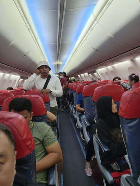 Cuaca Buruk, Pesawat Lion Air JT 716 Gagal Mendarat di Supadio Pontianak, Salah Seorang Penumpangnya Raja Tayan