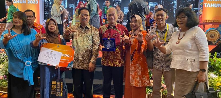 Perpustakaan Daerah Kabupaten Sanggau Terbaik 1 Nasional Kabupaten/Kota se Indonesia Program TPBIS Tahun 2023 – DISARPUS