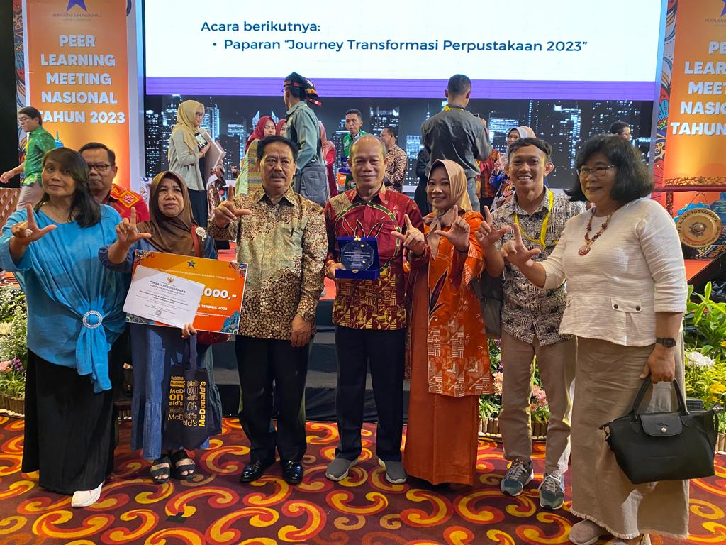 Perpustakaan Daerah Kabupaten Sanggau Terbaik 1 Nasional Kabupaten/Kota se Indonesia Program TPBIS Tahun 2023 – DISARPUS