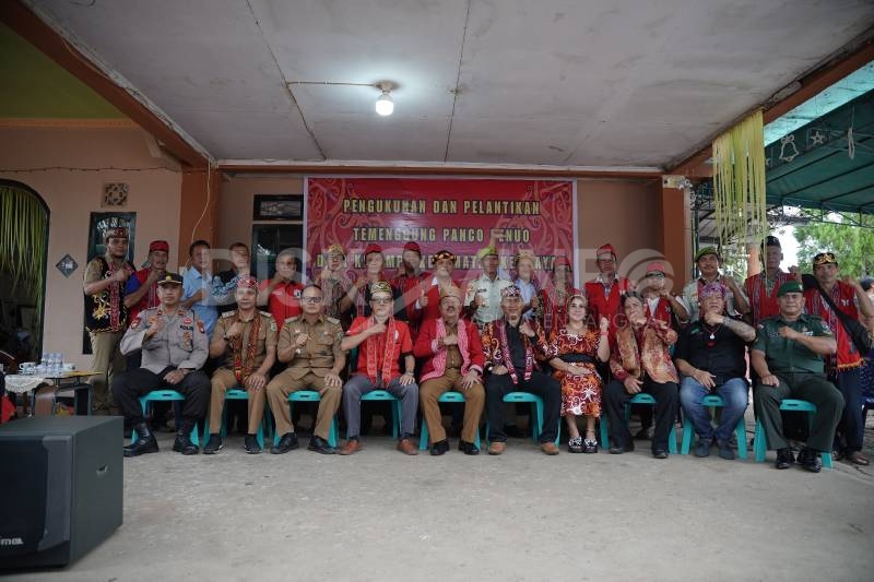Wakil Bupati Sanggau Hadiri Pengukuhan Temenggung Panco Bunuo