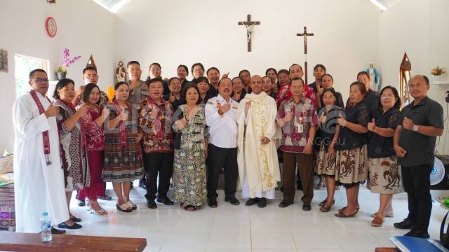 Wakil Bupati Sanggau Resmikan Gereja Hati Kudus Yesus Stasi Pidak Jaya Kilometer 12