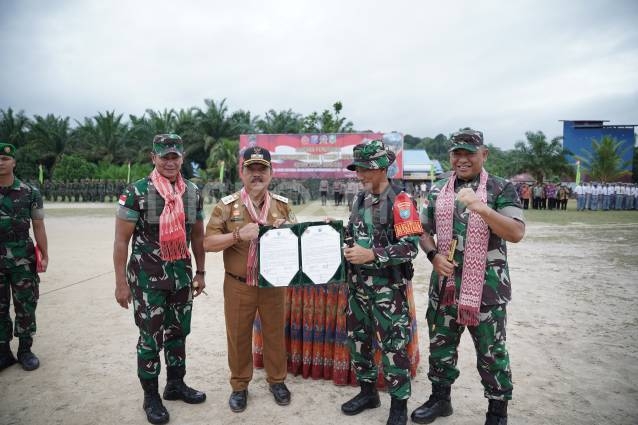 Penutupan Program TMMD ke-118 di Desa Kunyil, Kecamatan Meliau
