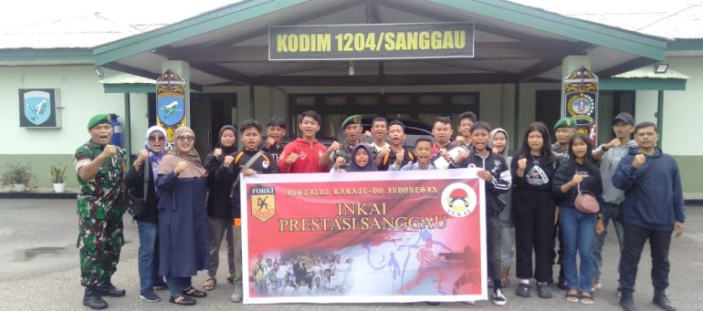 Dandim 1204/Sanggau Lepas 16 Atlet Karate ke Kejuaraan Terbuka INKAI se-Kalimantan – Kalimantan Today