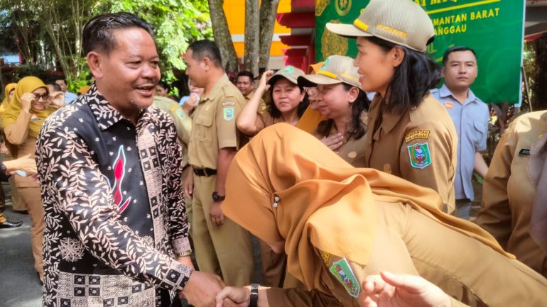 Saya Menulis Mars Kota Sanggau, Lagu Itu Pikiran dan Hati Saya – Kalimantan Today